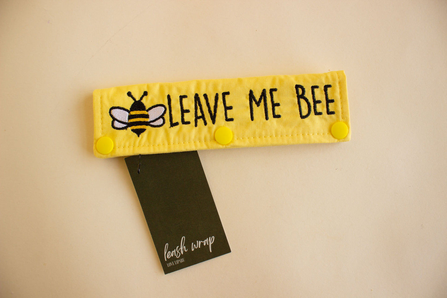 Koda Snacks x Love Liparu Leash Wrap | Leave Me Bee đ